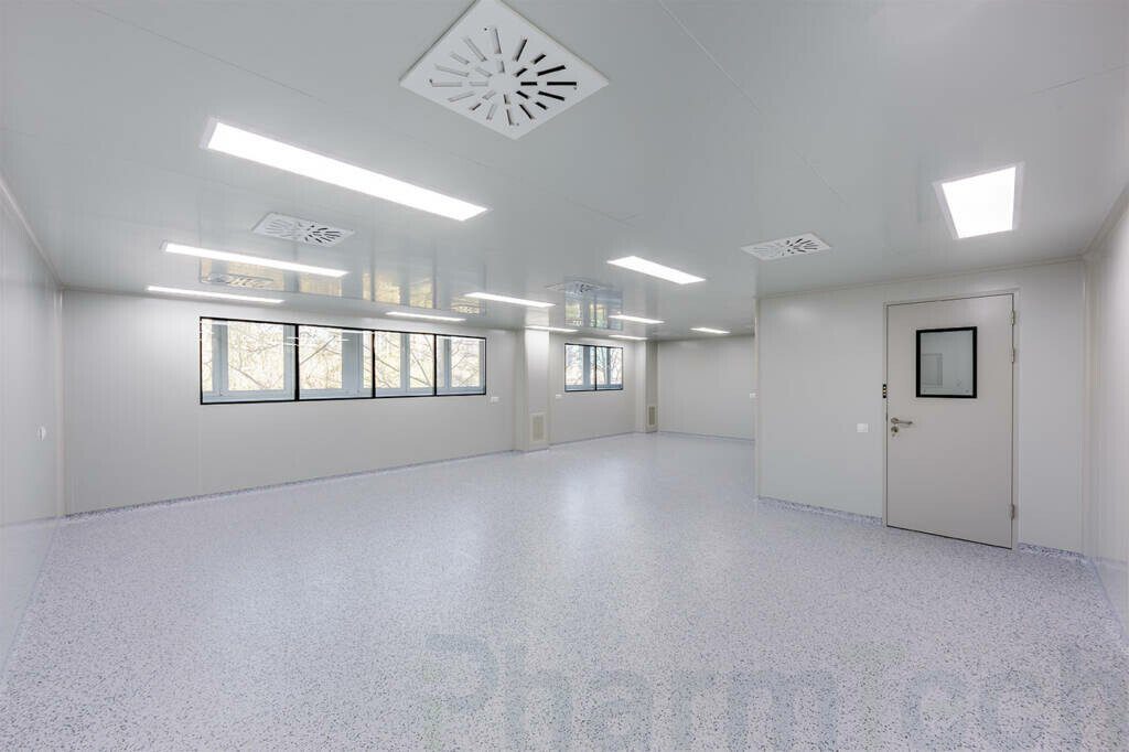 Окончены монтажные работы по созданию чистой комнаты ИСО 7 в г. Москва. Производство и монтаж 50 рабочих дней.